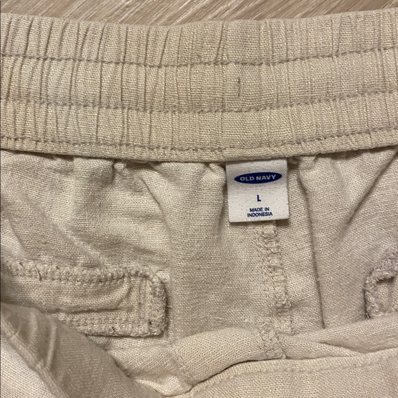 Old Navy Cream Linen Shorts - Picture 5 of 6